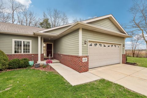 Photo of 11385 W Rawson Ave, Franklin, WI 53132 (MLS # 1916561)