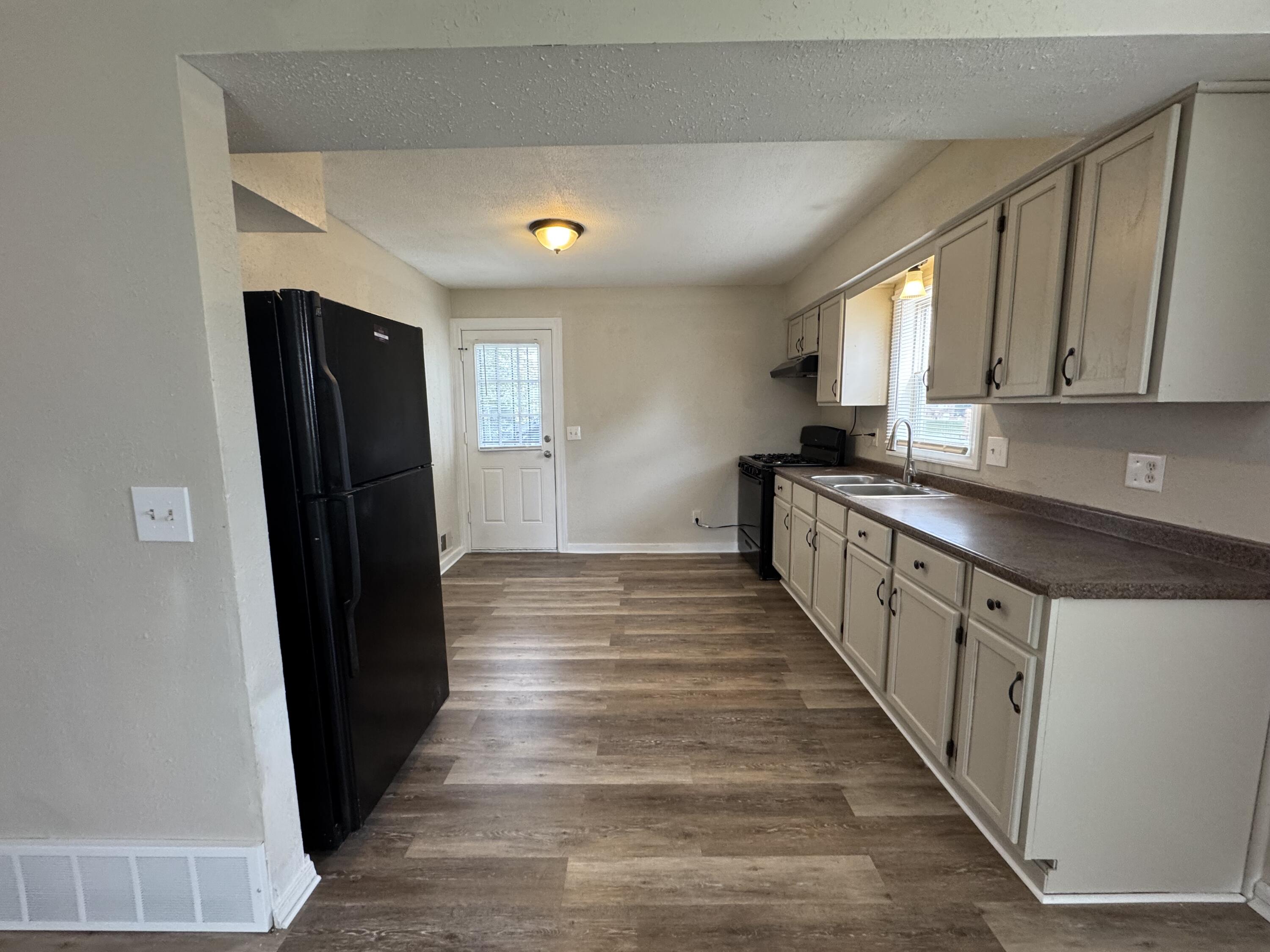 Milwaukee, Wisconsin 53224, United States, 3 Bedrooms Bedrooms, ,2 BathroomsBathrooms,Residential,Active,226134