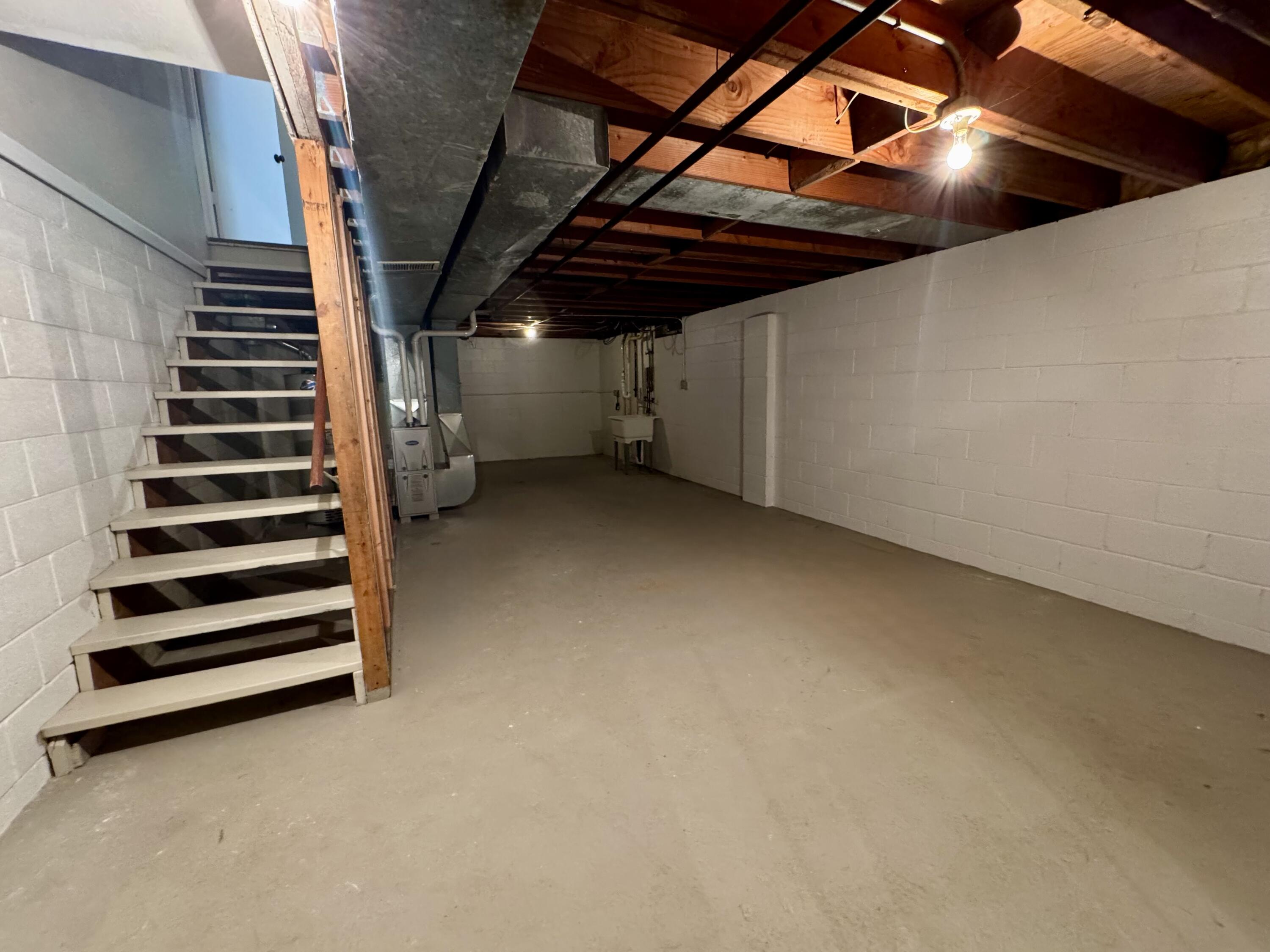 Milwaukee, Wisconsin 53224, United States, 3 Bedrooms Bedrooms, ,2 BathroomsBathrooms,Residential,Active,226134