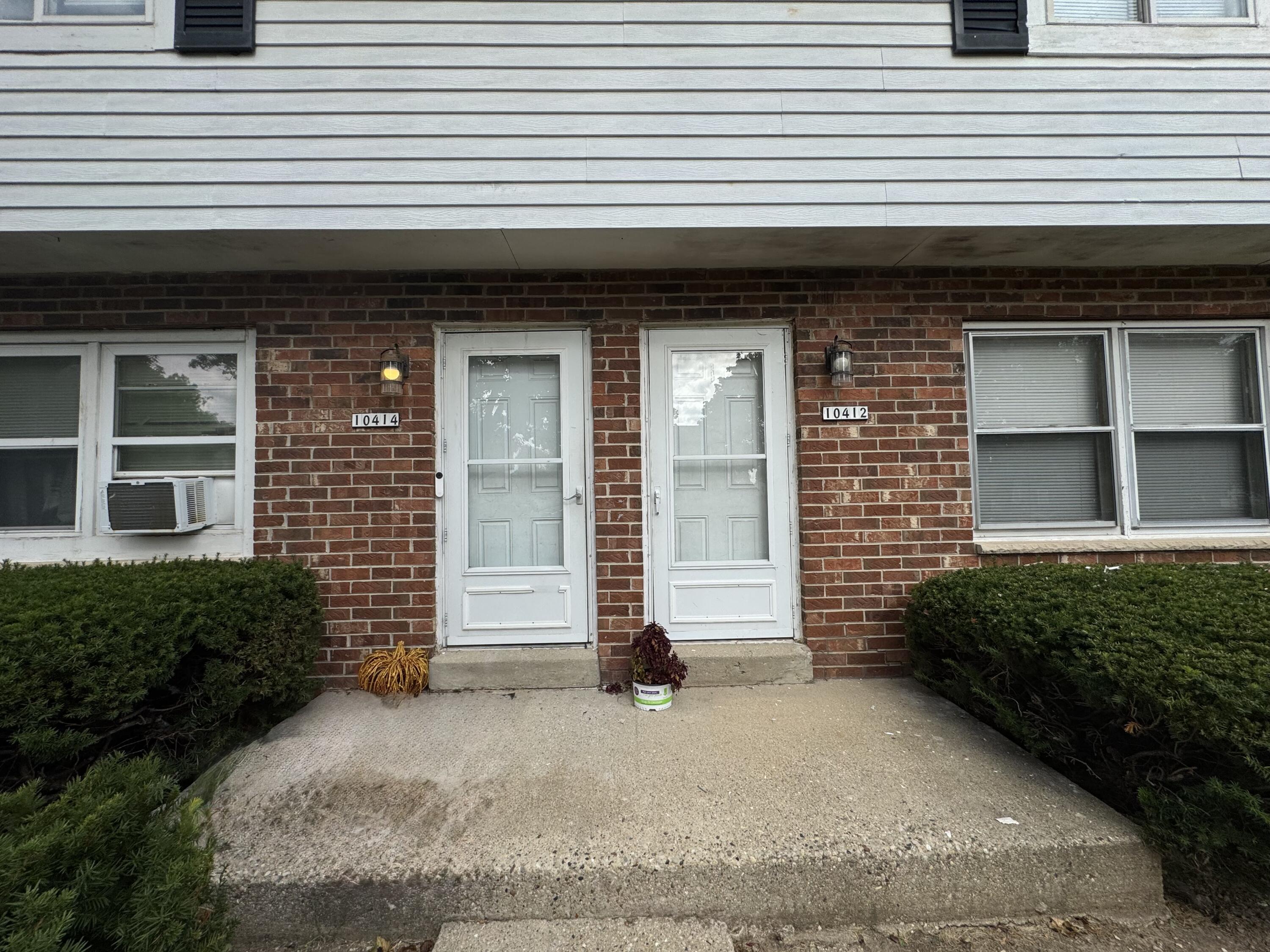 Milwaukee, Wisconsin 53224, United States, 3 Bedrooms Bedrooms, ,2 BathroomsBathrooms,Residential,Active,226134