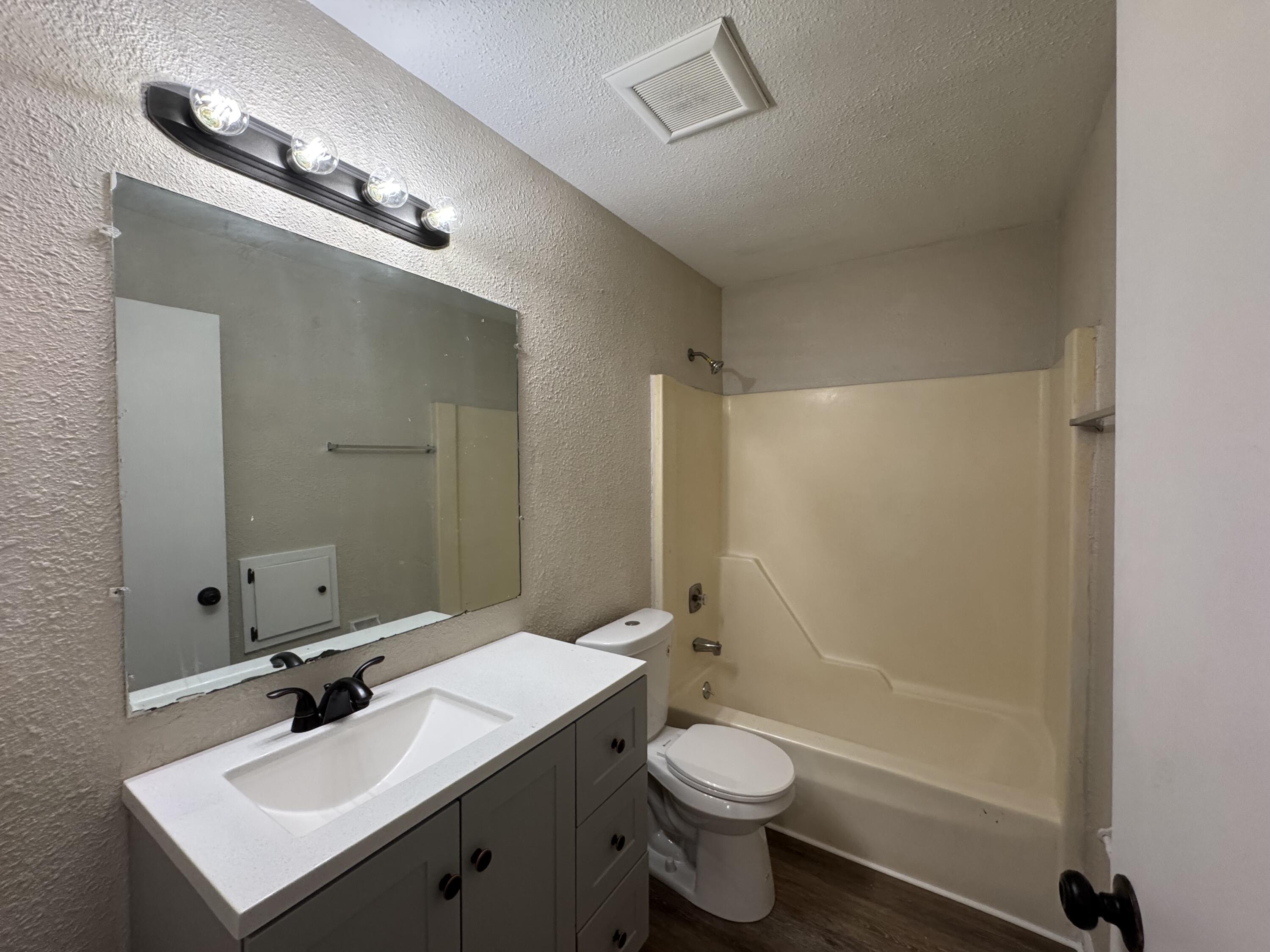 Milwaukee, Wisconsin 53224, United States, 3 Bedrooms Bedrooms, ,2 BathroomsBathrooms,Residential,Active,226134