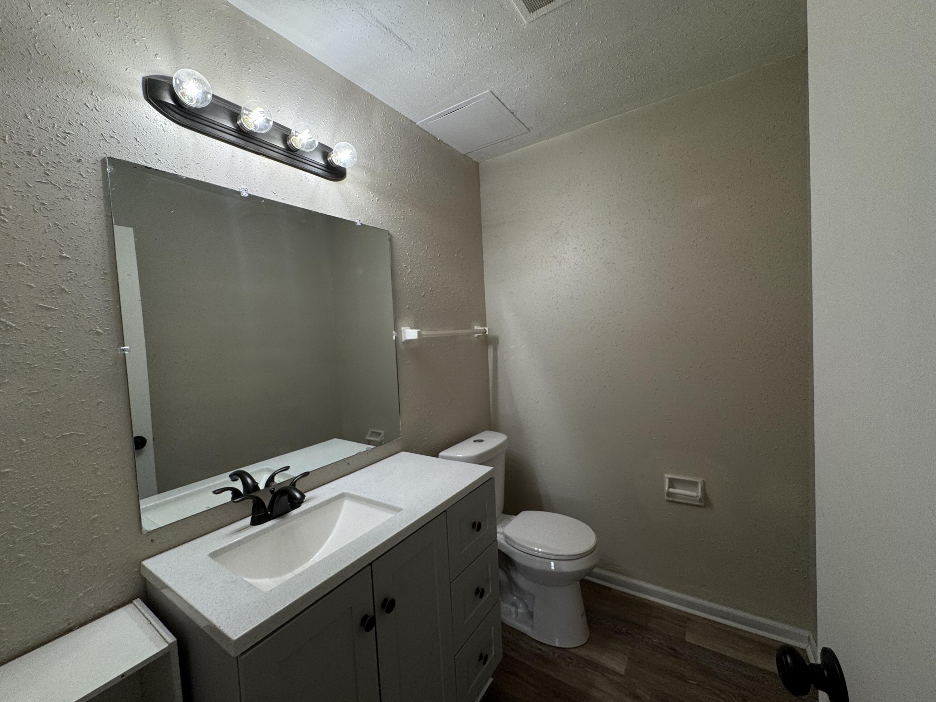 Milwaukee, Wisconsin 53224, United States, 3 Bedrooms Bedrooms, ,2 BathroomsBathrooms,Residential,Active,226134