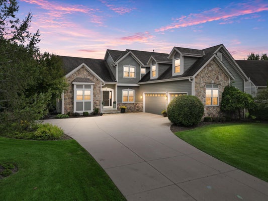 W243N2710 CREEKSIDE CT, PEWAUKEE, WI 53072 - Image 8e85d5d26256bea9b54881dcf3a3edba/4089933656