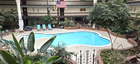 Photo of 5200 S Tuckaway Blvd, Greenfield, WI 53221 (MLS # 1959327)