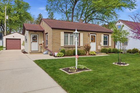 Photo of 3929 S 56th St, Milwaukee, WI 53220 (MLS # 1962295)