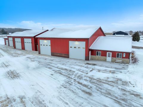 Photo of W4562 Lakepark Dr, Taycheedah, WI 54935 (MLS # 1944430)