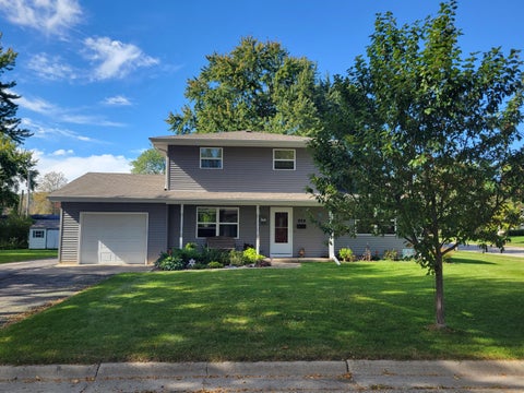 Photo of 924 Shirley St, Stoughton, WI 53589 (MLS # 1985775)