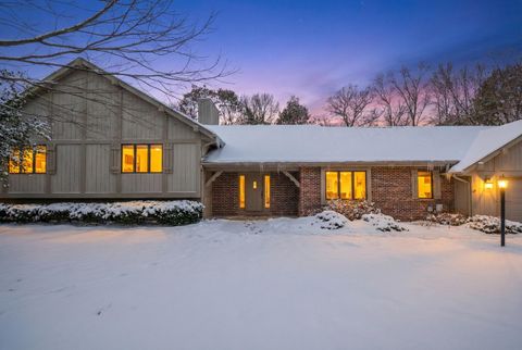 279 High Forest Dr, Grafton, WI 53012 - #: 1946494