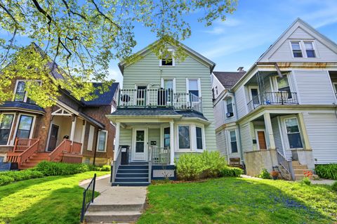 Photo of 1671 N Marshall St, Milwaukee, WI 53202 (MLS # 1962515)