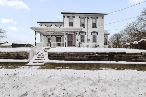 Photo of 414 Lynn St, Horicon, WI 53032 (MLS # 1945184)