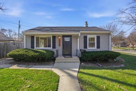 Photo of 9155 W Park Hill Ave, Milwaukee, WI 53226 (MLS # 1981239)