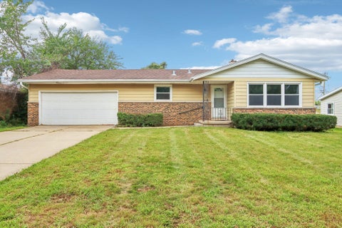 Photo of 2218 Catalpa Rd, Madison, WI 53713 (MLS # 1979446)