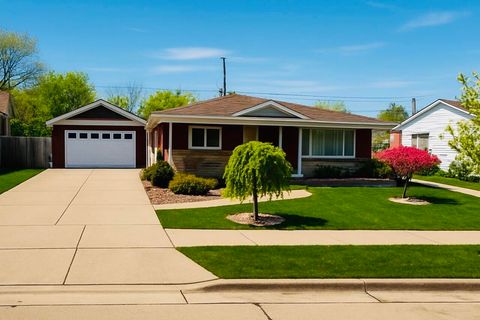 Photo of 2524 Loraine Ave, Racine, WI 53404 (MLS # 1945840)