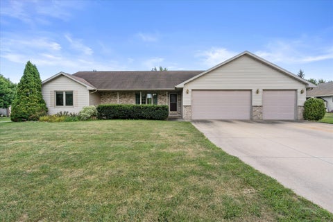 Photo of W2419 Falcon Ct, Buchanan, WI 54915 (MLS # 1978254)