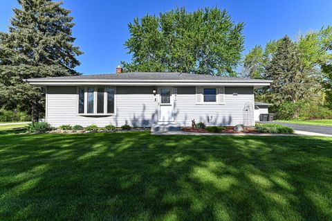 Photo of 9061 S 83rd St, Franklin, WI 53132 (MLS # 1963412)