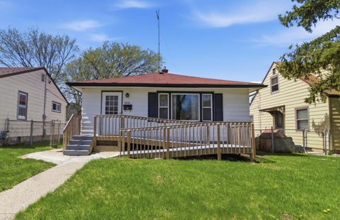 Photo of 5919 N 67th St, Milwaukee, WI 53218 (MLS # 1959203)