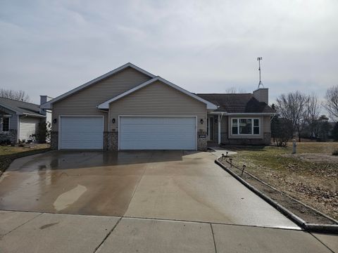 Photo of 1016 Springs Rd, Fond Du Lac, WI 54935 (MLS # 1955593)