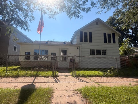 Photo of 1633 Avon St, La Crosse, WI 54603 (MLS # 1971447)