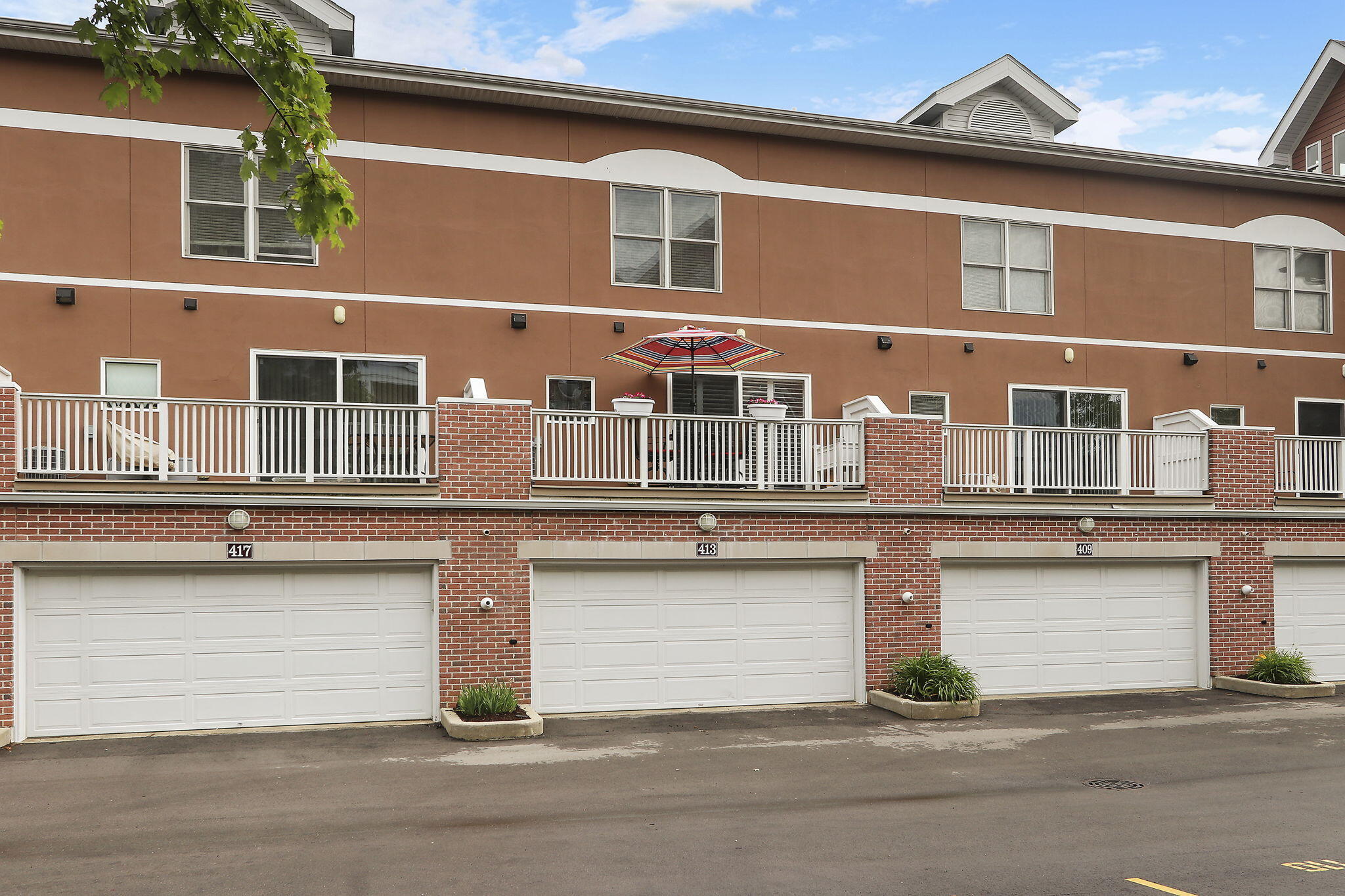 Kenosha, Wisconsin 53140, United States, 3 Bedrooms Bedrooms, ,3 BathroomsBathrooms,Residential,Pending,154878