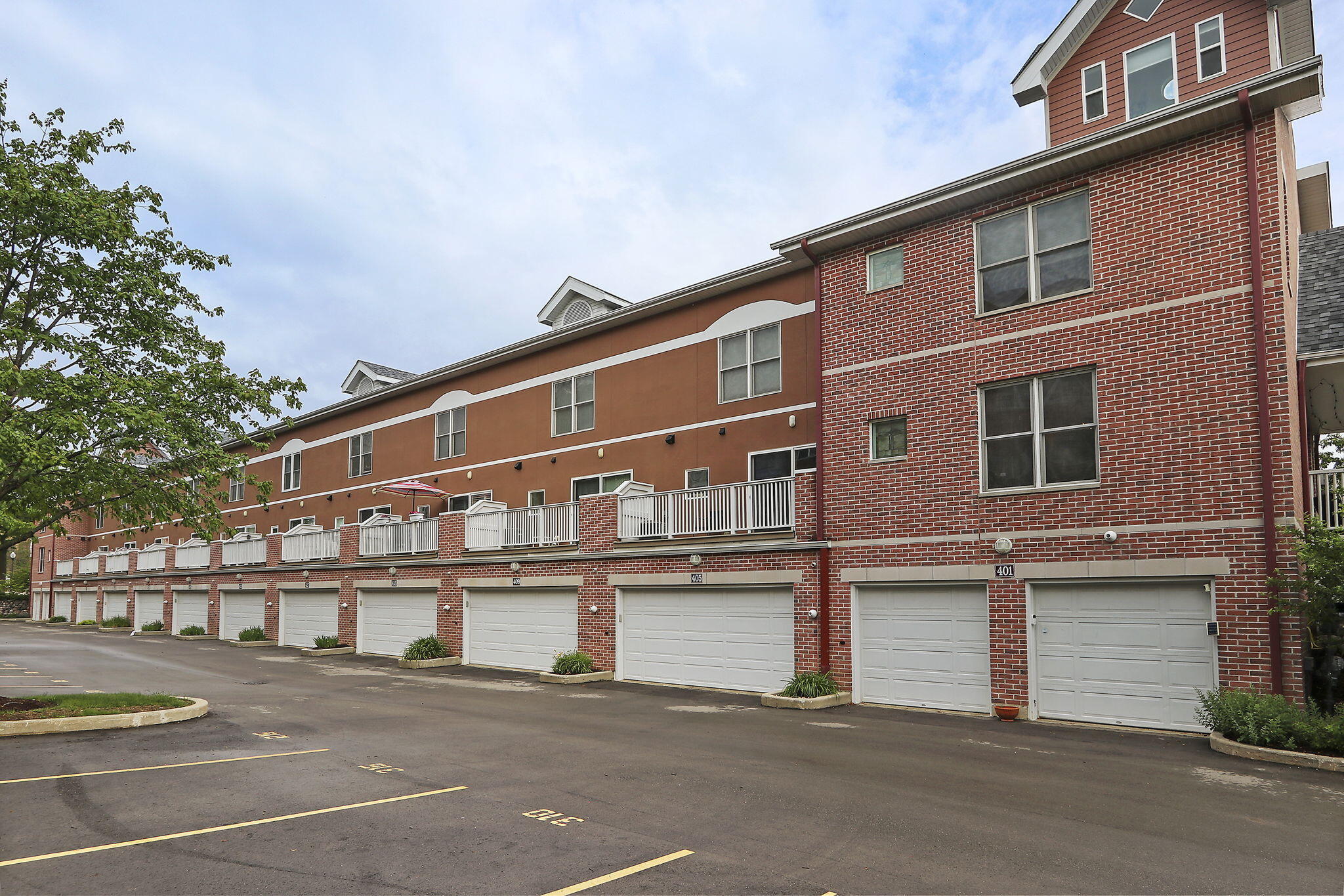 Kenosha, Wisconsin 53140, United States, 3 Bedrooms Bedrooms, ,3 BathroomsBathrooms,Residential,Pending,154878