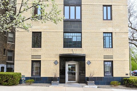 Photo of 1830 E Kane Pl, Milwaukee, WI 53202 (MLS # 1918536) Photo of 1830 E Kane Pl, Milwaukee, WI 53202 (MLS # 1918536)