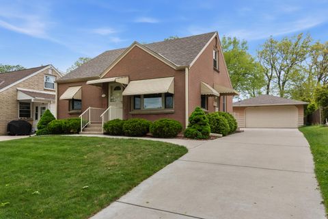 Photo of 162 W Allerton Ave, Milwaukee, WI 53207 (MLS # 1963572)