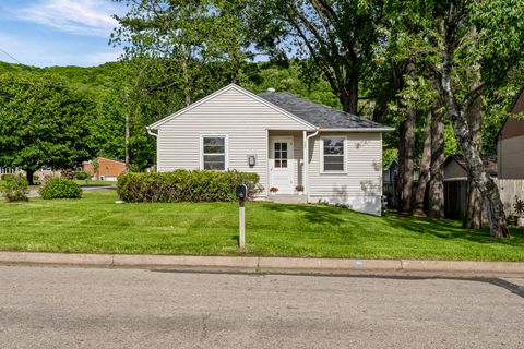 Photo of 1301 30th St S, La Crosse, WI 54601 (MLS # 1963574)