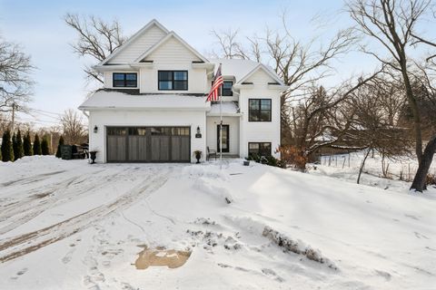 Photo of W3801 Woodland Dr, Geneva, WI 53147 (MLS # 1948009)