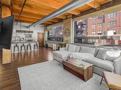 Photo of 234 E Reservoir Ave, Milwaukee, WI 53212 (MLS # 1952598)