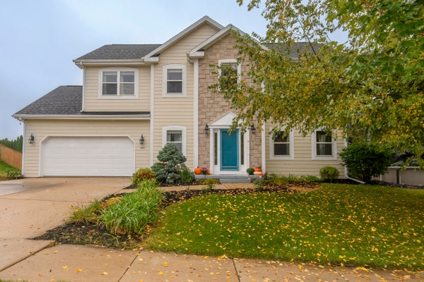 1887 WAYSIDE DR, HARTFORD, WI 53027 - Image 8fa02ebb7b393eb5f115d2d6f5382884/878133015