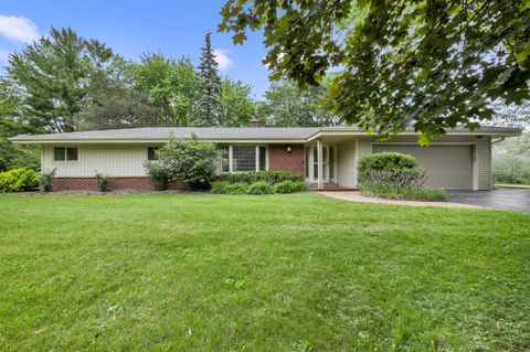 Photo of 2614 W Chestnut Rd, Mequon, WI 53092 (MLS # 1969464)