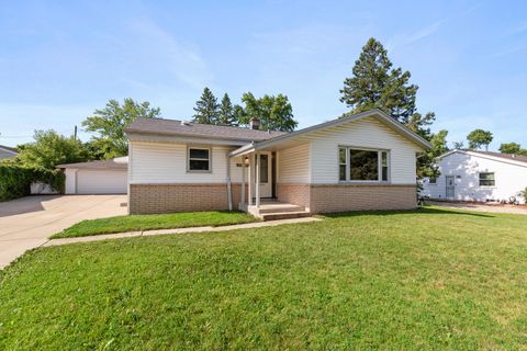 Photo of 9313 W Clovernook St, Milwaukee, WI 53224 (MLS # 1946931)