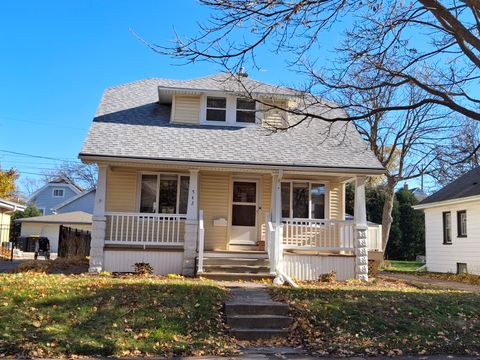 Photo of 542 N 61st St, Wauwatosa, WI 53213 (MLS # 1943410)