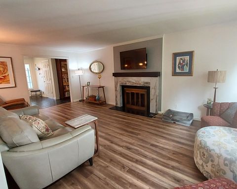 Photo of 1027 W Shaker Cir, Mequon, WI 53092 (MLS # 1970828)