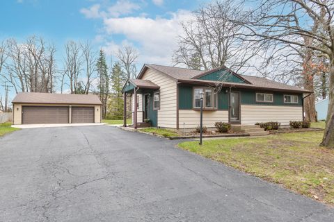 Photo of 7801 N 80th St, Milwaukee, WI 53223 (MLS # 1957449)