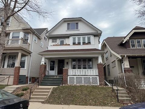 Photo of 2812 N Fratney St, Milwaukee, WI 53212 (MLS # 1954993)