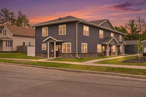 Photo of 1032 Denton St, La Crosse, WI 54601 (MLS # 1965584)