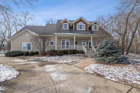 Photo of 1530 Prestwick Pl, Geneva, WI 53147 (MLS # 1947649)