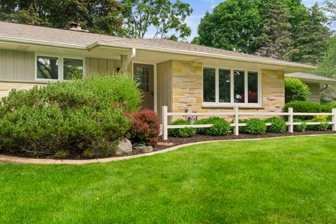 Photo of 18415 Countryside Ct, Brookfield, WI 53045 (MLS # 1921809)