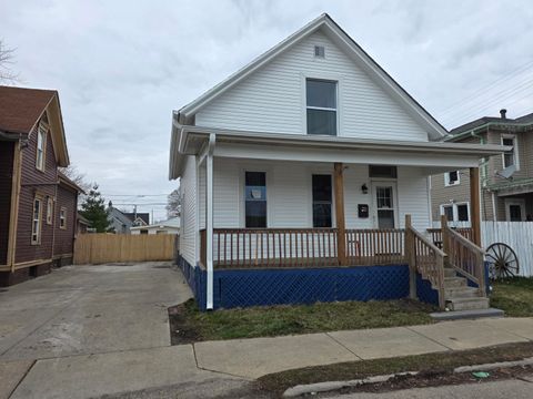 Photo of 1608 S Memorial Dr, Racine, WI 53403 (MLS # 1957856)