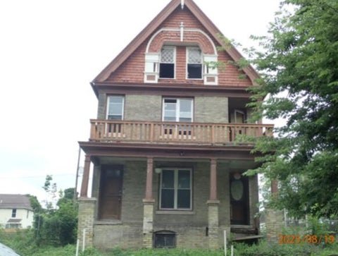Photo of 2732 N 18th St, Milwaukee, WI 53206 (MLS # 1966177)