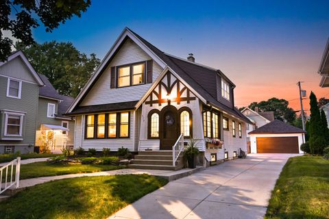 Photo of 572 N 67th St, Wauwatosa, WI 53213 (MLS # 1931574)