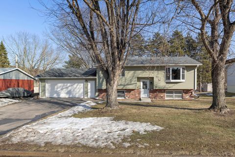 Photo of 1605 Cliffview Dr, Holmen, WI 54636 (MLS # 1950546)