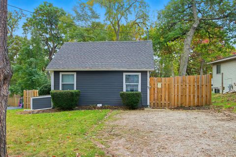 Photo of 27541 94th St, Salem Lakes, WI 53168 (MLS # 1940273) Photo of 27541 94th St, Salem Lakes, WI 53168 (MLS # 1940273)
