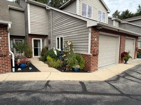 Photo of 240 Marina Ct, Waterford, WI 53185 (MLS # 1982590)