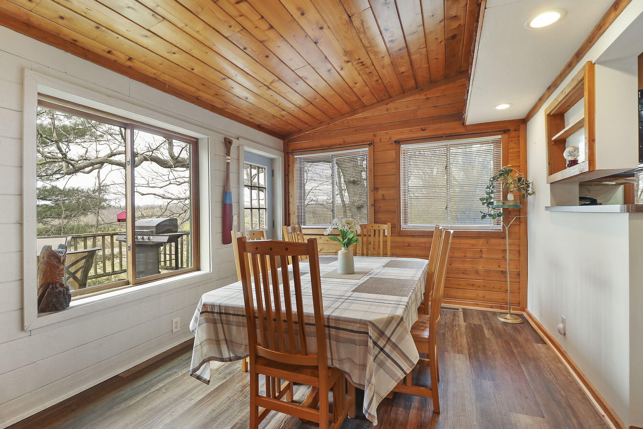 Linn, Wisconsin 53147, United States, 3 Bedrooms Bedrooms, ,3 BathroomsBathrooms,Residential,Active,128746