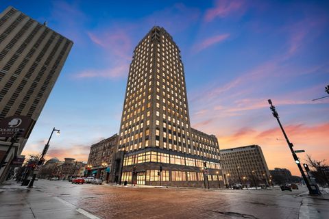 Photo of 606 W Wisconsin Ave, Milwaukee, WI 53203 (MLS # 1955167)