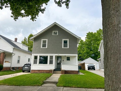 Photo of 2530 N 8th St, Sheboygan, WI 53083 (MLS # 1981660)