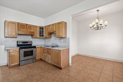 Photo of 1004 W Mineral St, Milwaukee, WI 53204 (MLS # 1962443)