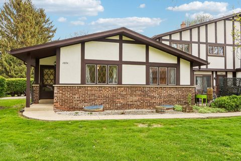Photo of 17654 Nassau Dr, Brookfield, WI 53045 (MLS # 1960906)